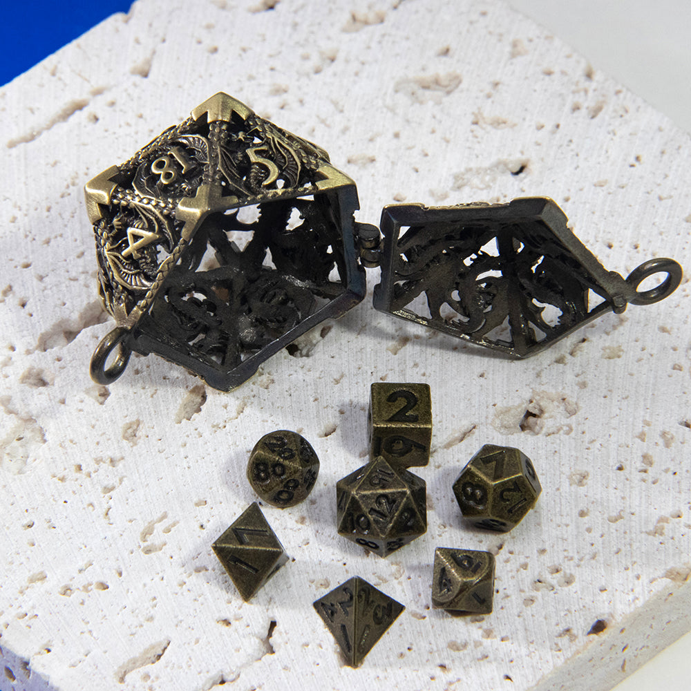 Dragon D20 Dice Keychain Fashion Keyring Ornament Key Chain Pendant Men Gifts