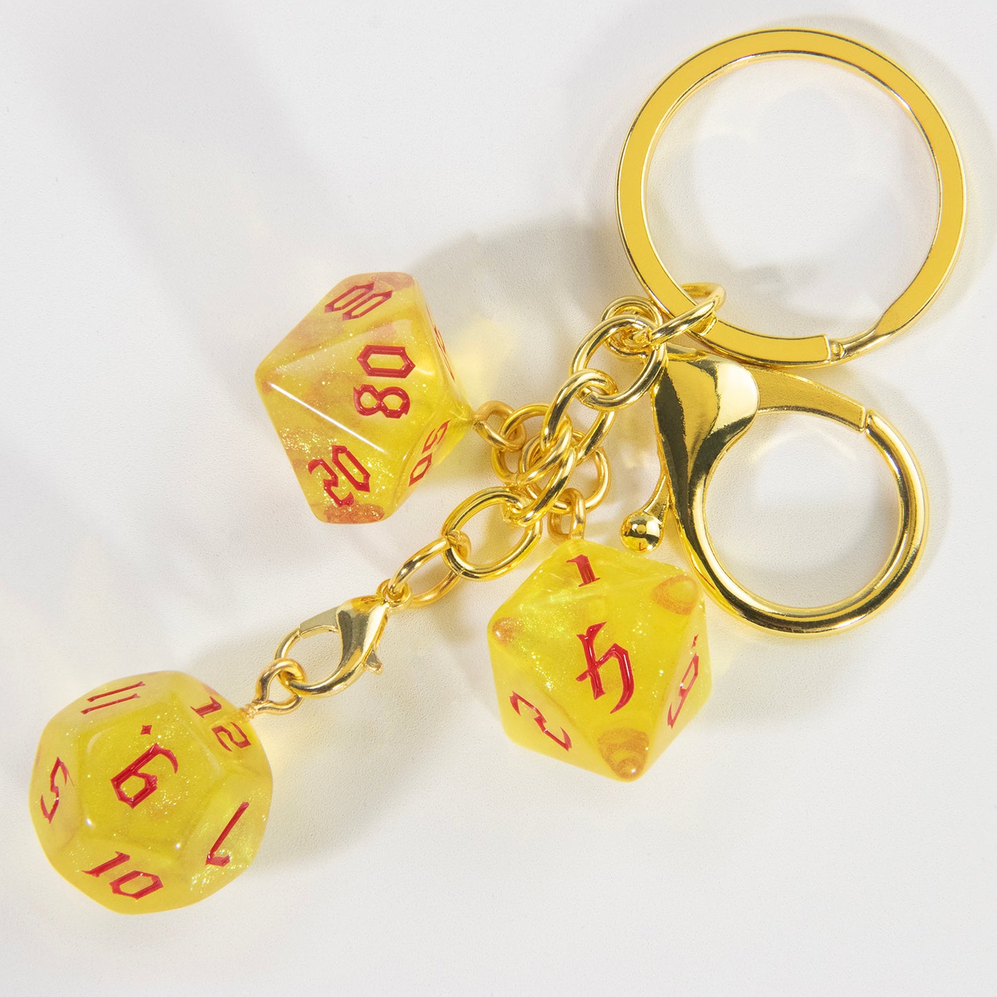 Fashionable Dice Pendant Keychain, Great Decoration for Backpacks Car Keychains