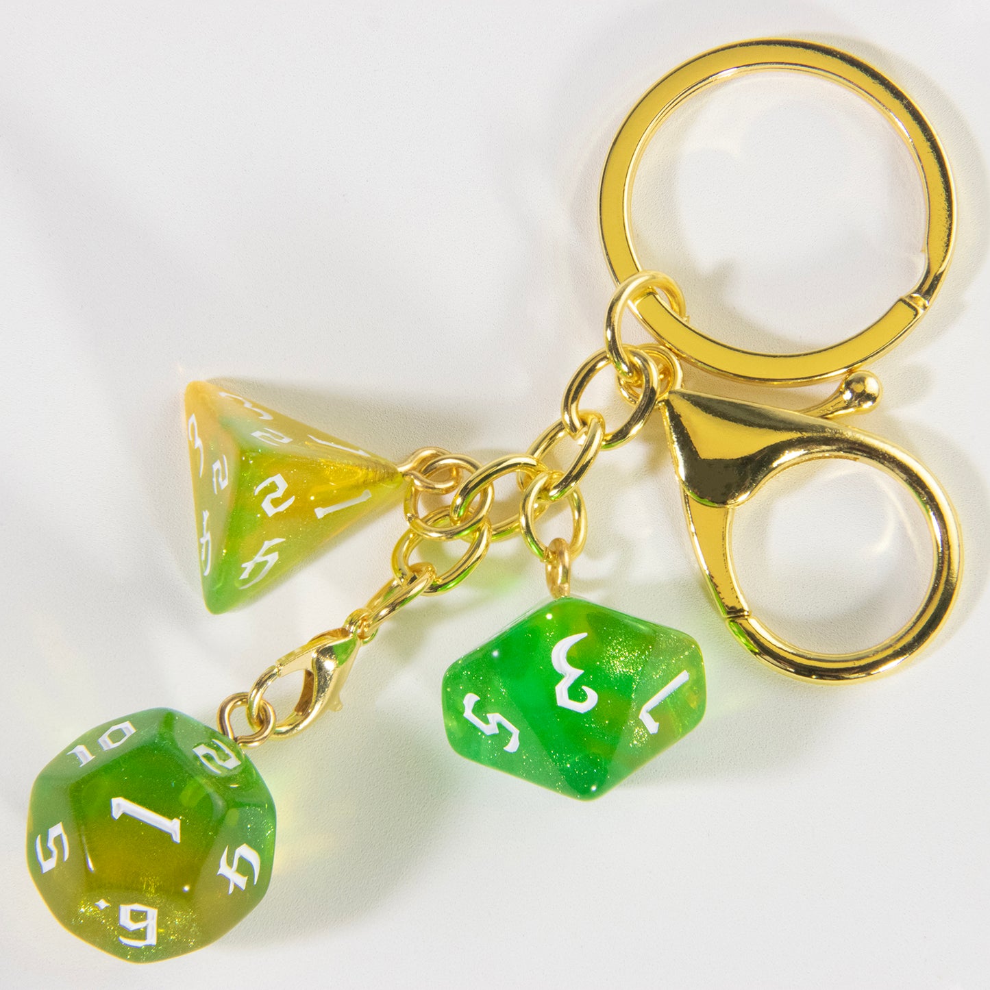 Fashionable Dice Pendant Keychain, Great Decoration for Backpacks Car Keychains