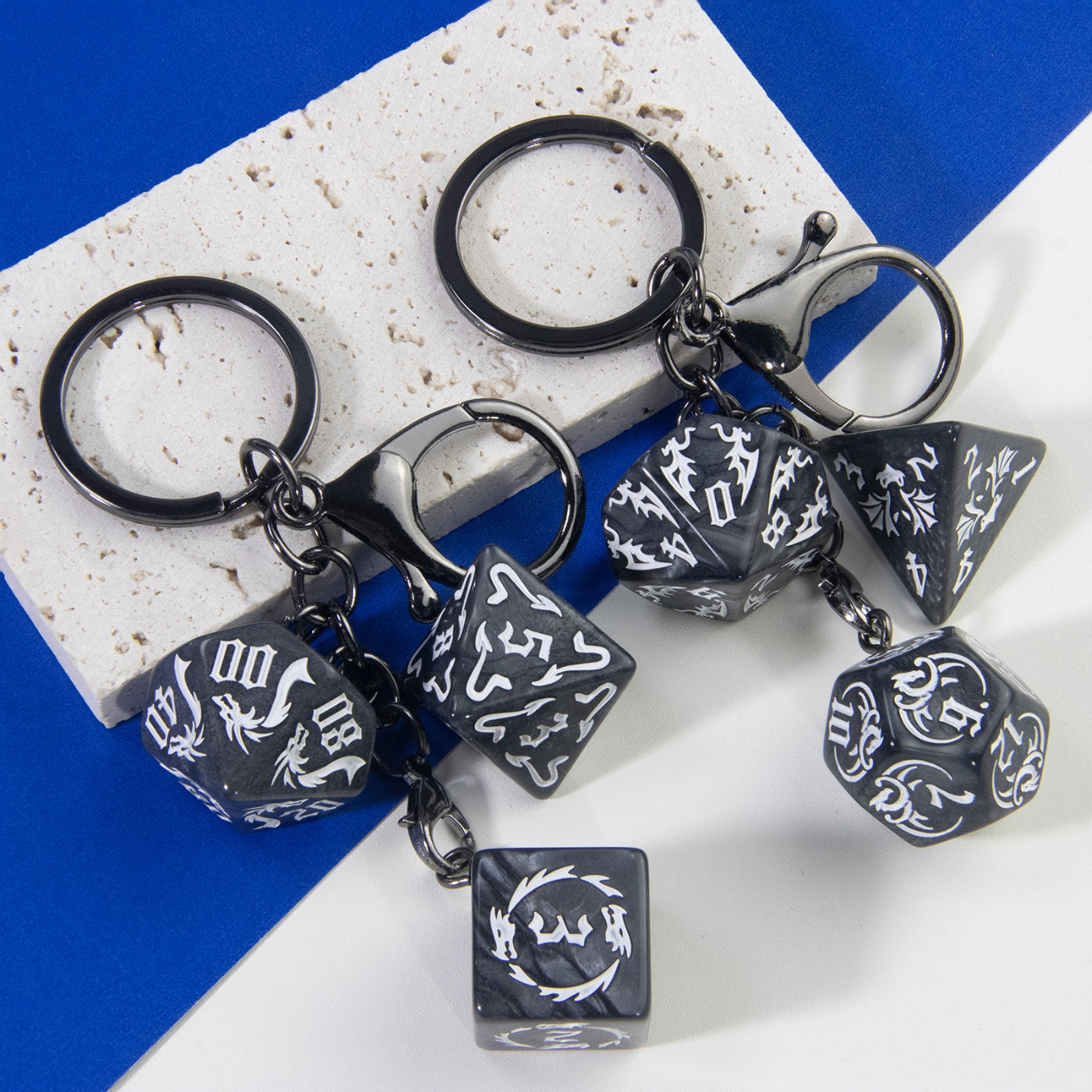 Creative Dice Keychian, Car Pouch Handbag Pendant, Perfect Souvenirs Gift for Table Fans