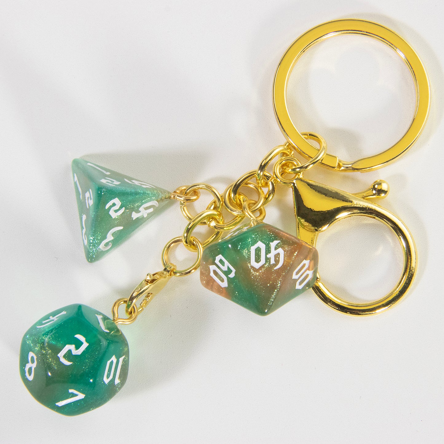 Fashionable Dice Pendant Keychain, Great Decoration for Backpacks Car Keychains