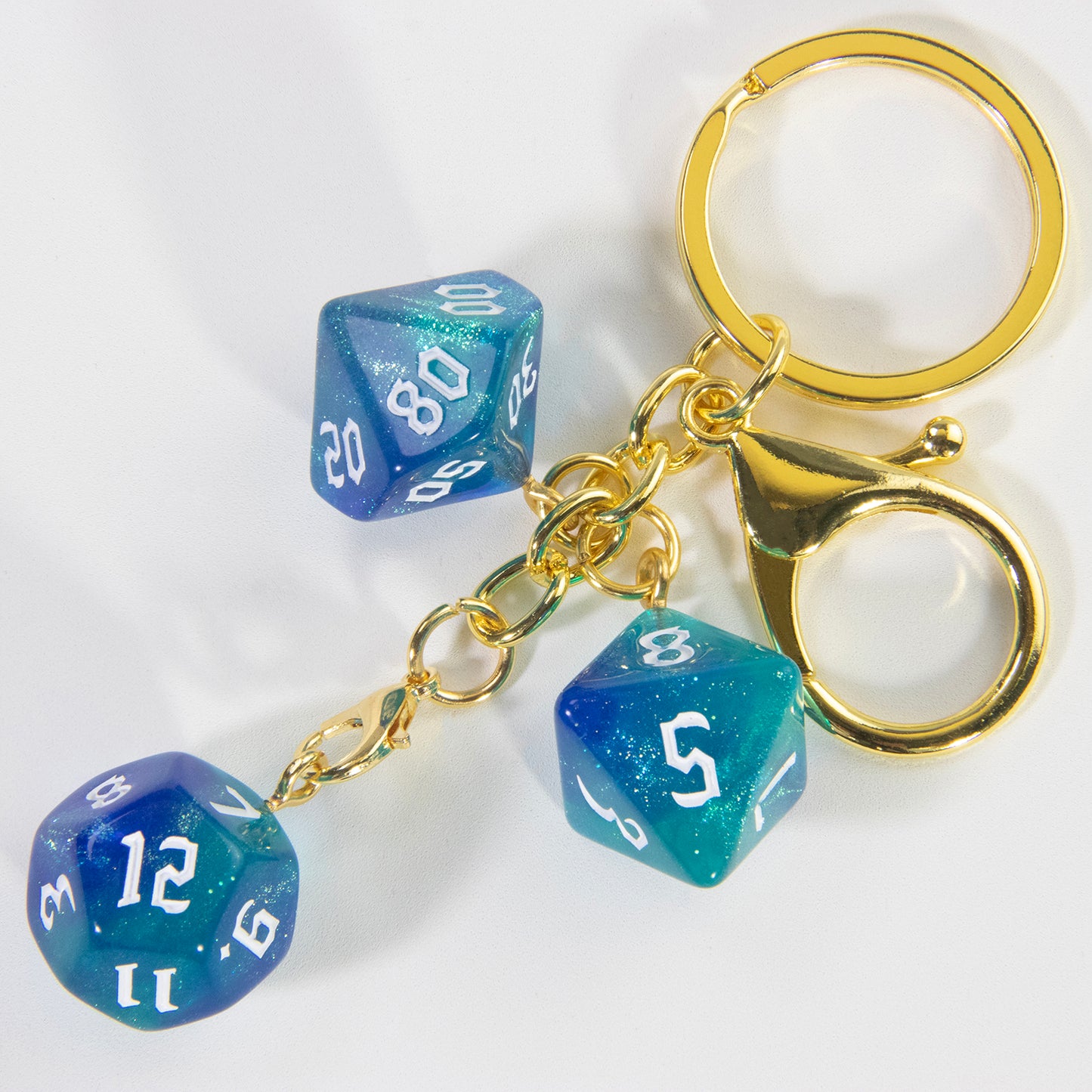 Fashionable Dice Pendant Keychain, Great Decoration for Backpacks Car Keychains