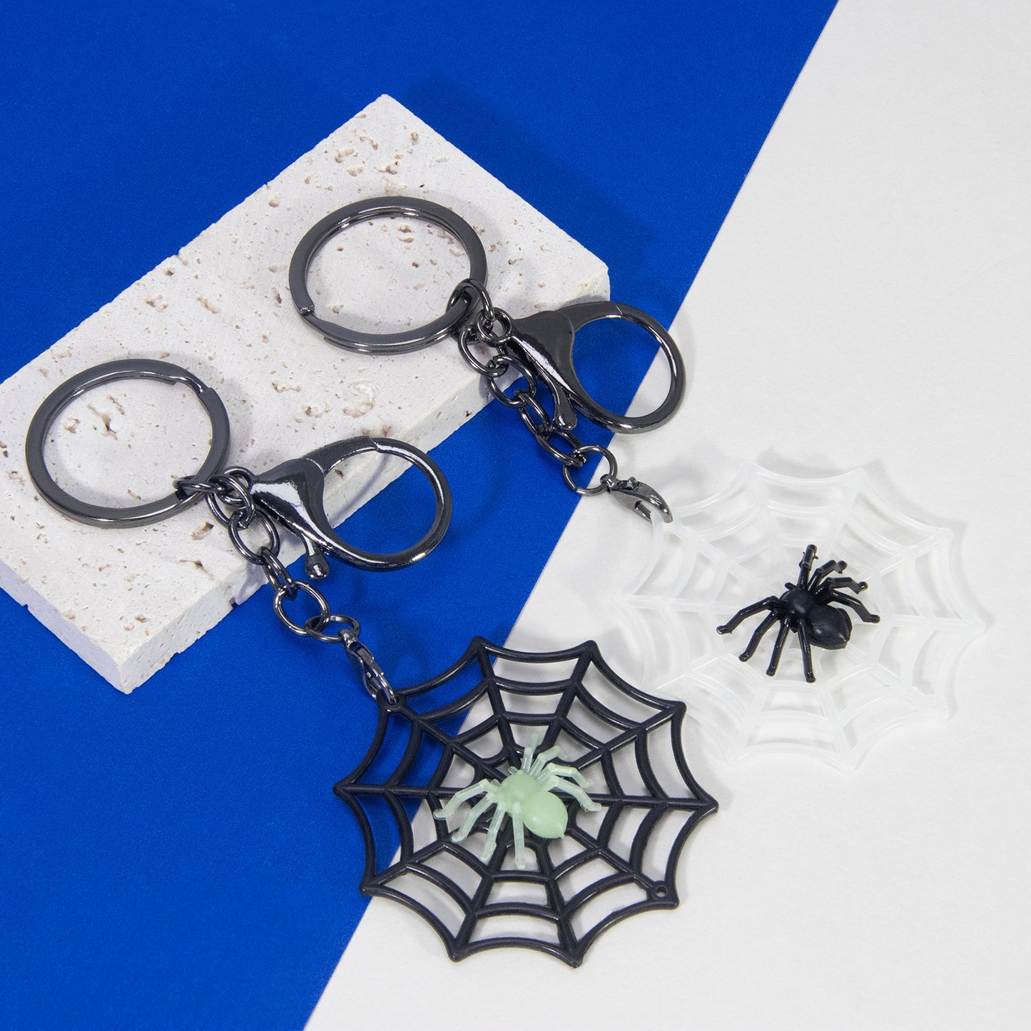 Spider Web Charm Keychain Spider Jewelry Animal Key Ring Halloween Gifts for Women Men Handbag