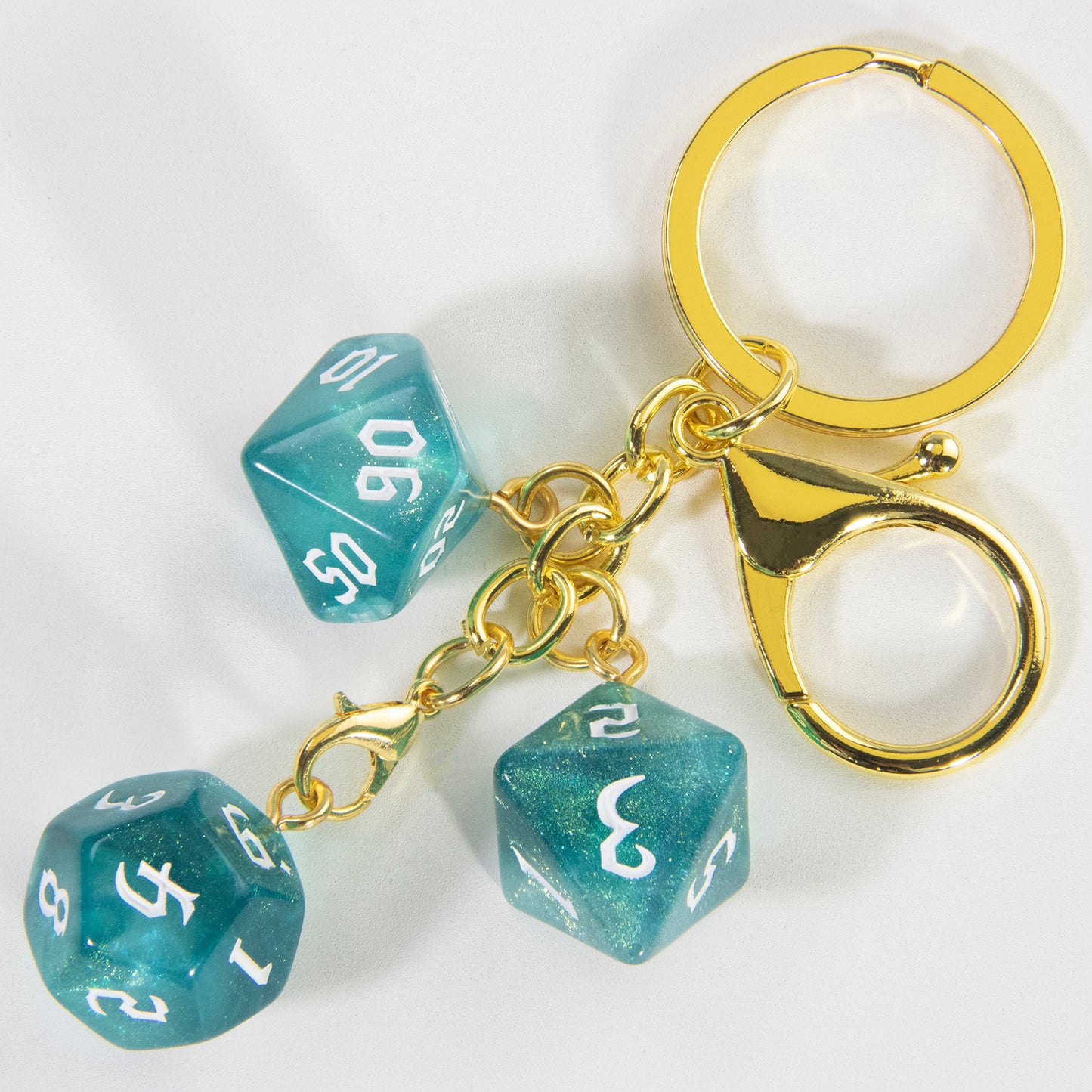Fashionable Dice Pendant Keychain, Great Decoration for Backpacks Car Keychains