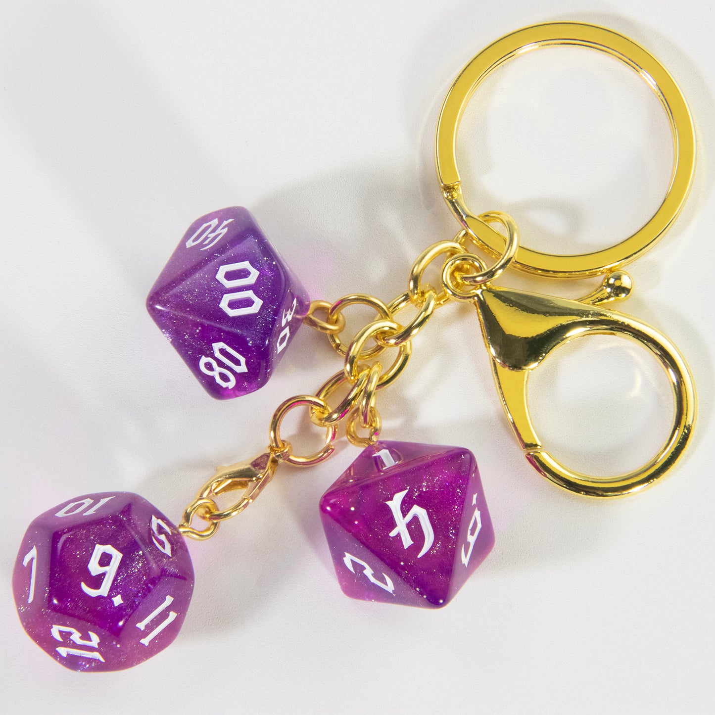 Fashionable Dice Pendant Keychain, Great Decoration for Backpacks Car Keychains