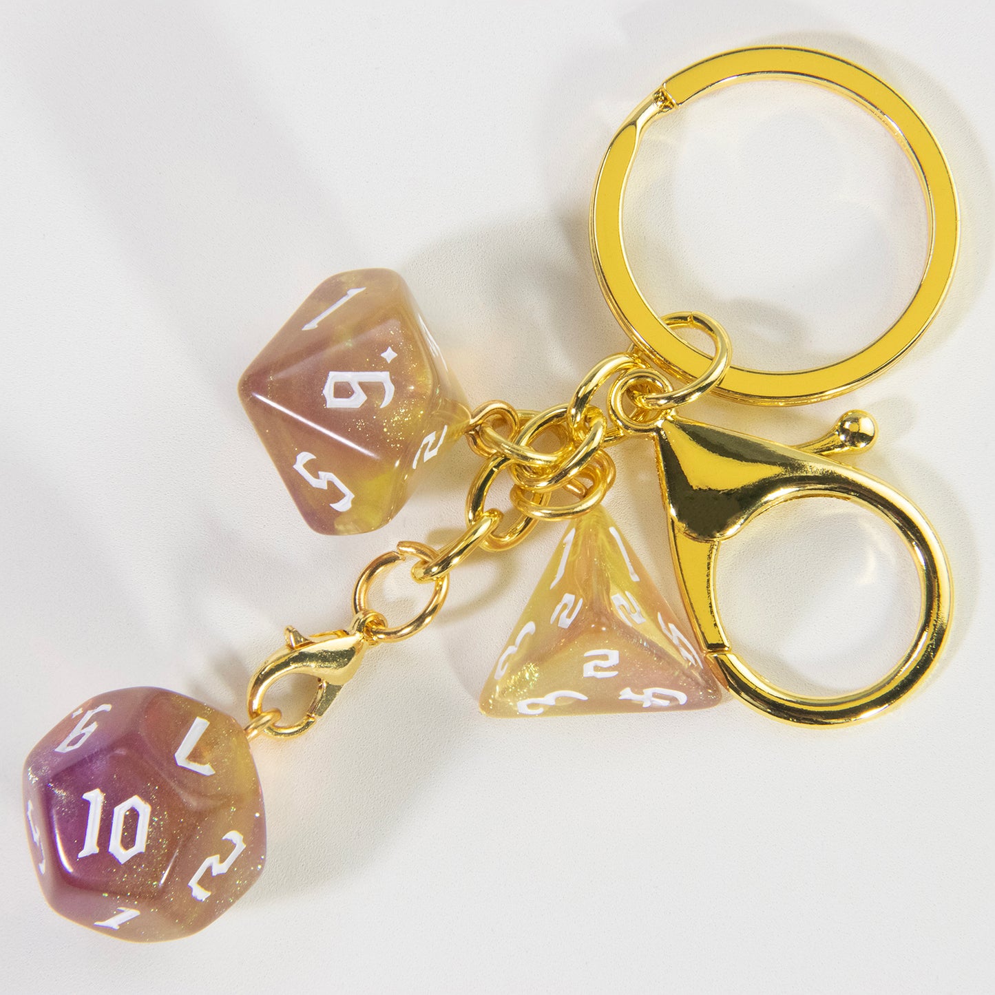 Fashionable Dice Pendant Keychain, Great Decoration for Backpacks Car Keychains